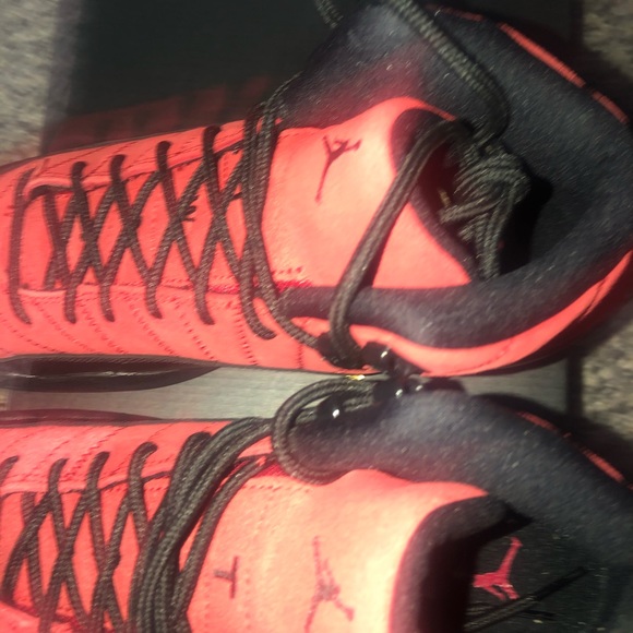 Jordan Retro 12 Reverse Flu Game Varsity Red/Black - Picture 2 of 5